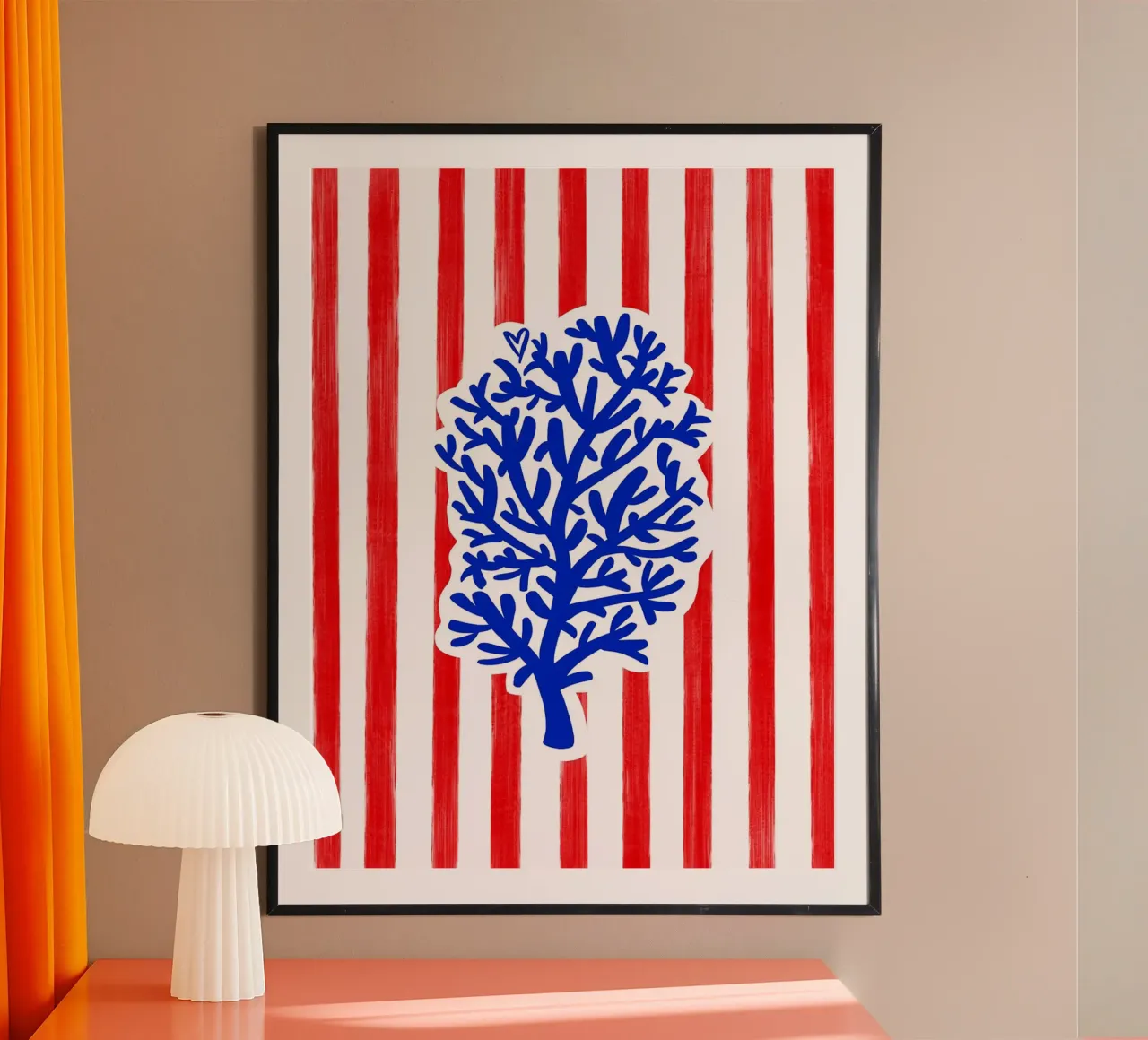 Albero blu corallo su strisce bianche e rosse poster con telaio in plastica da Maria Maier