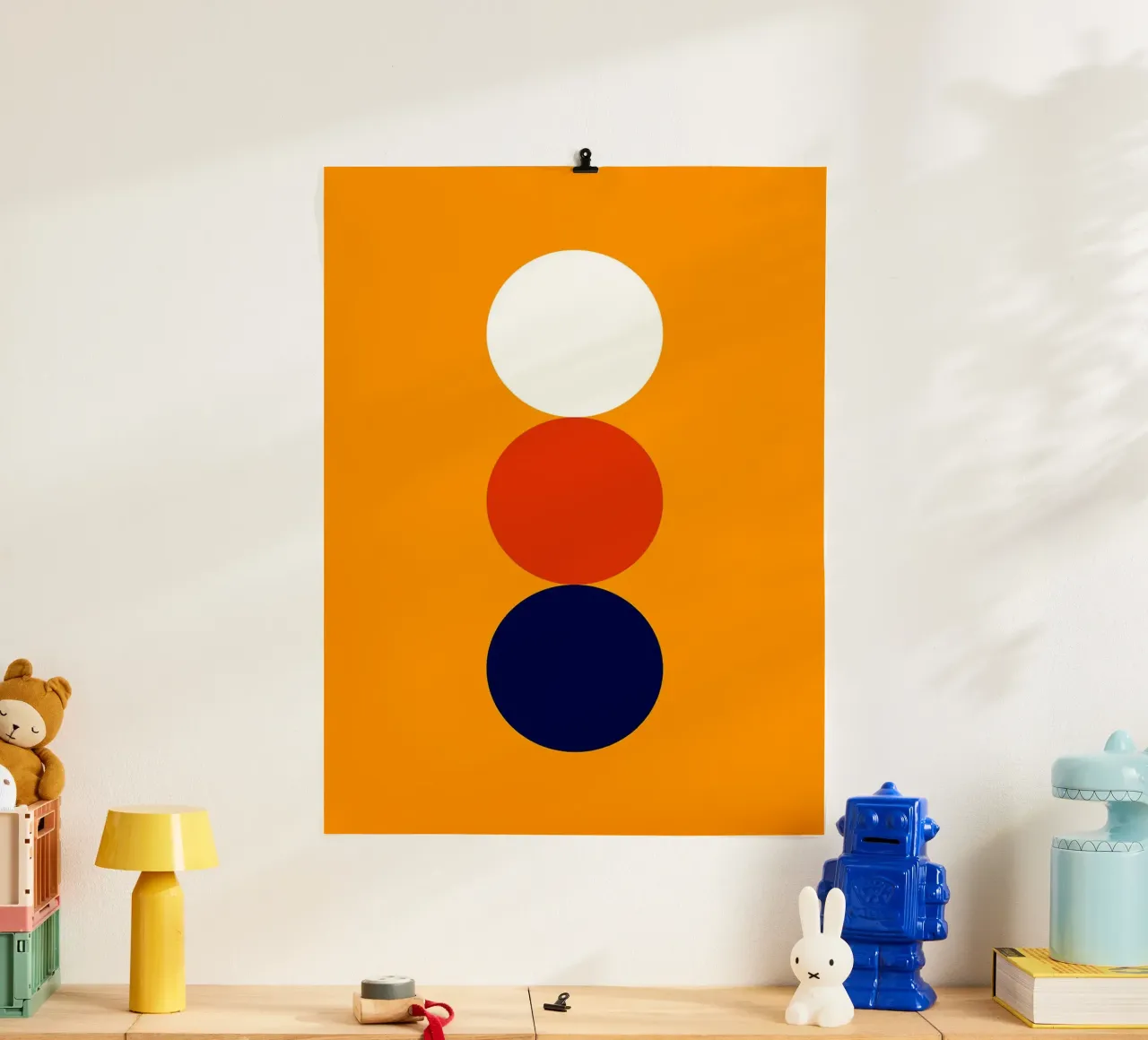 Poster geometrici minimalisti degli anni '20 con forme primitive poster con telaio in plastica da Maria Maier