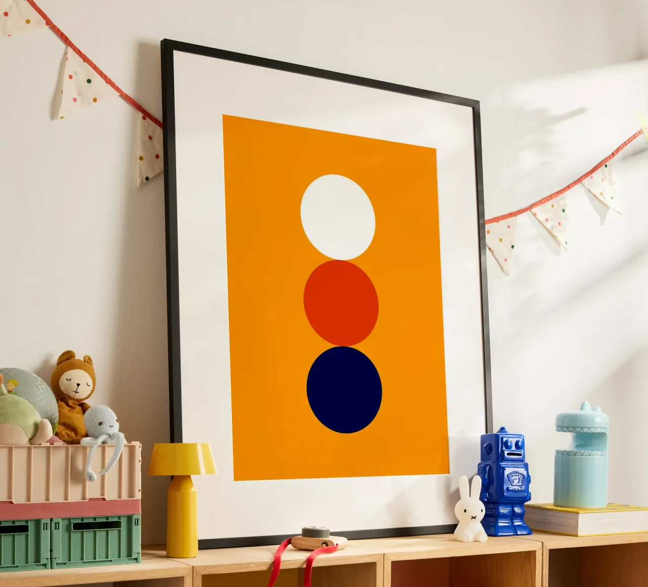 Poster geometrici minimalisti degli anni '20 con forme primitive poster con telaio in plastica da Maria Maier
