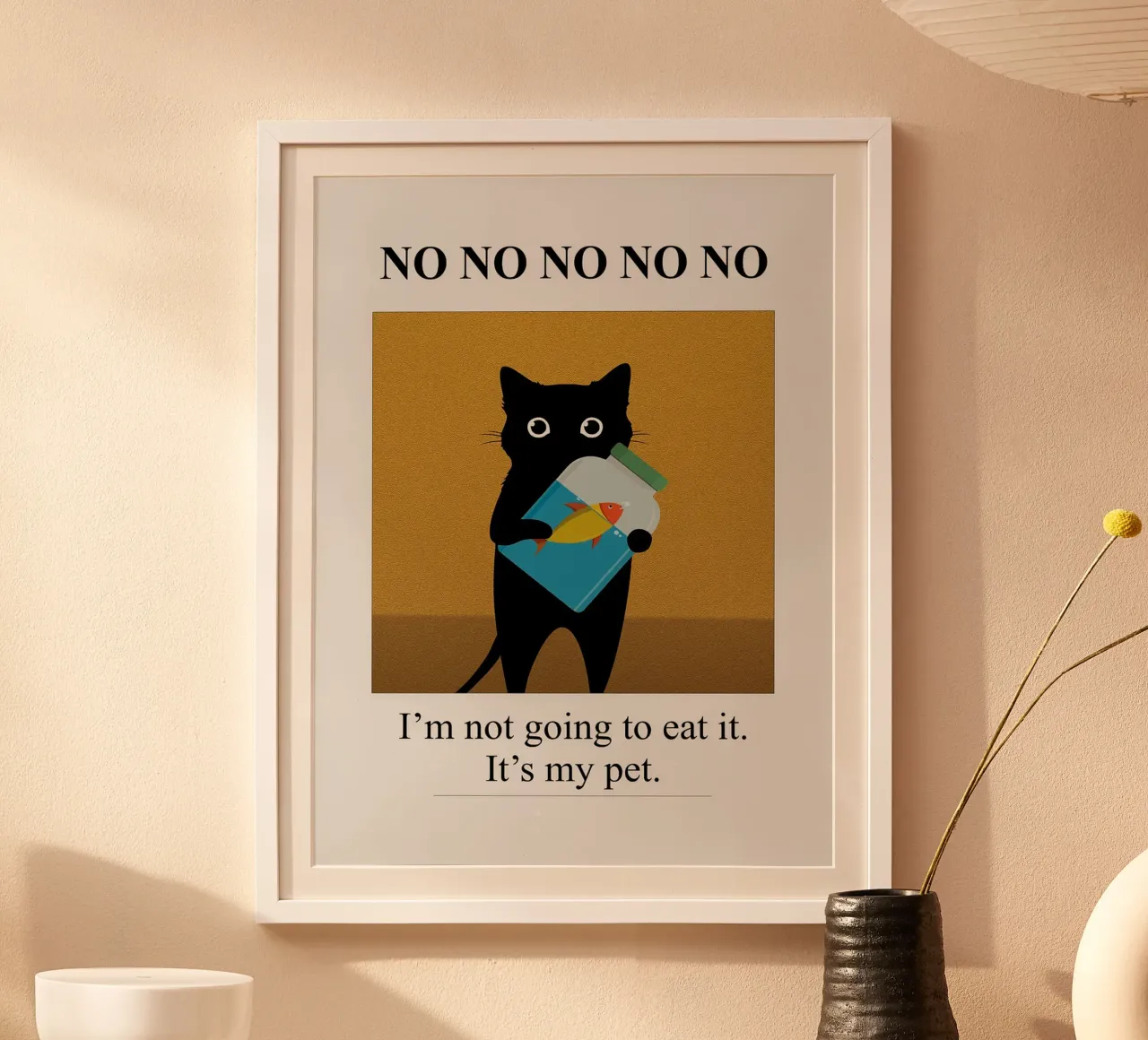 Gatto nero che tiene in mano un pesce poster da Anna Müller
