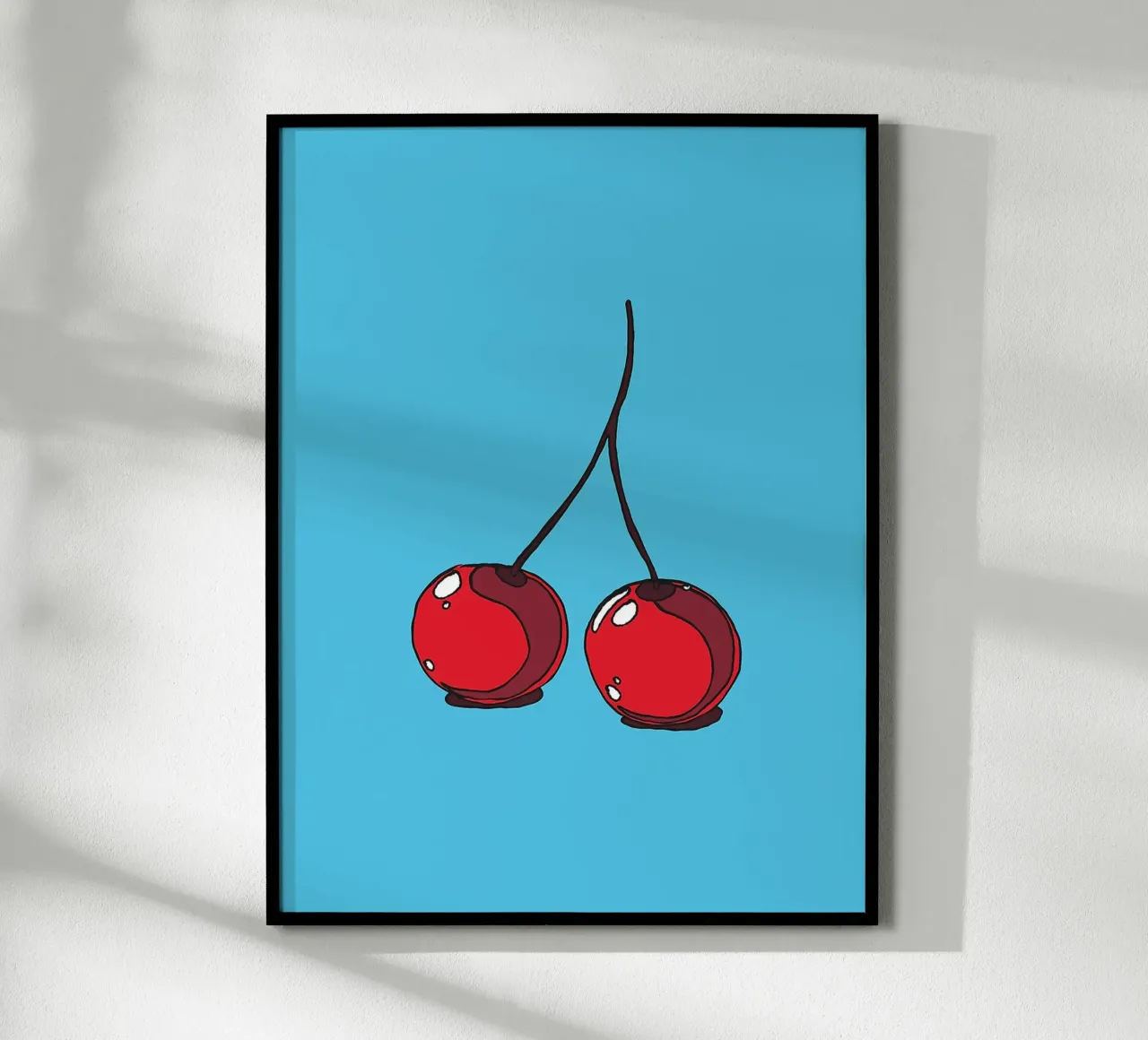 Due ciliegie su blu poster con telaio in legno da Hannah Meyer