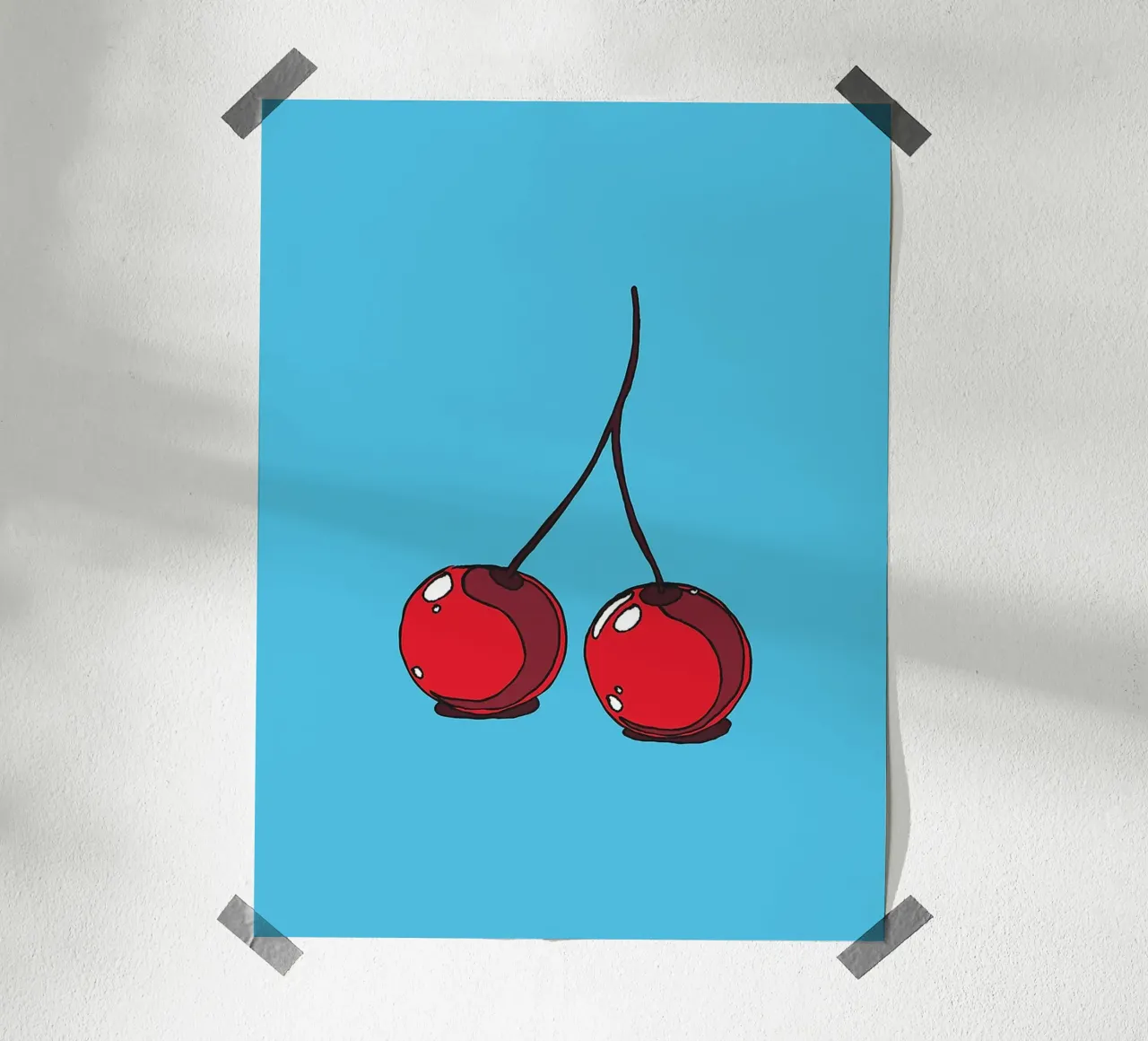 Due ciliegie su blu poster con telaio in legno da Hannah Meyer