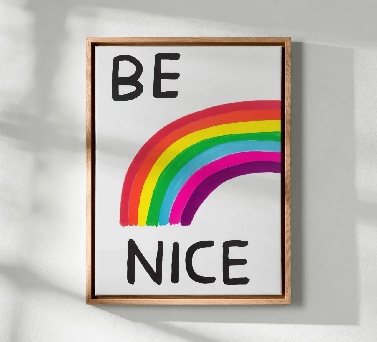 Sei nett - David Shrigley Leinwand mit Schattenfugenrahmen von ushop god