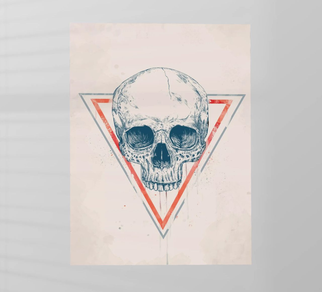 Skull in triangles pellicola backlit da Balazs Solti