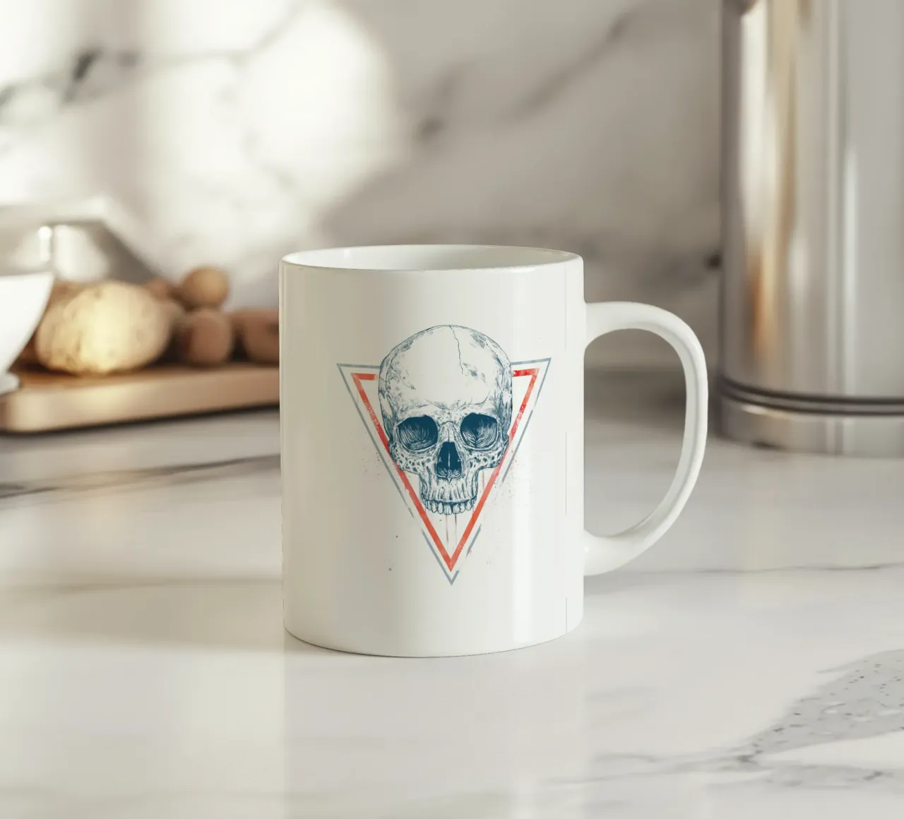 Skull in triangles mug en céramique de Balazs Solti