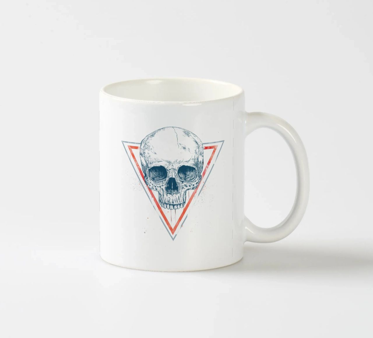 Skull in triangles tazza in ceramica da Balazs Solti