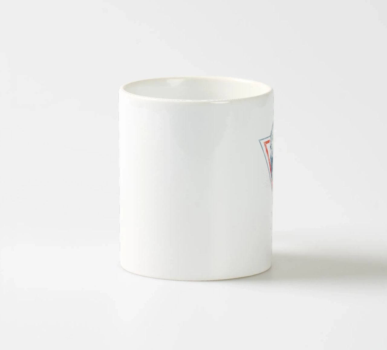 Skull in triangles tazza in ceramica da Balazs Solti