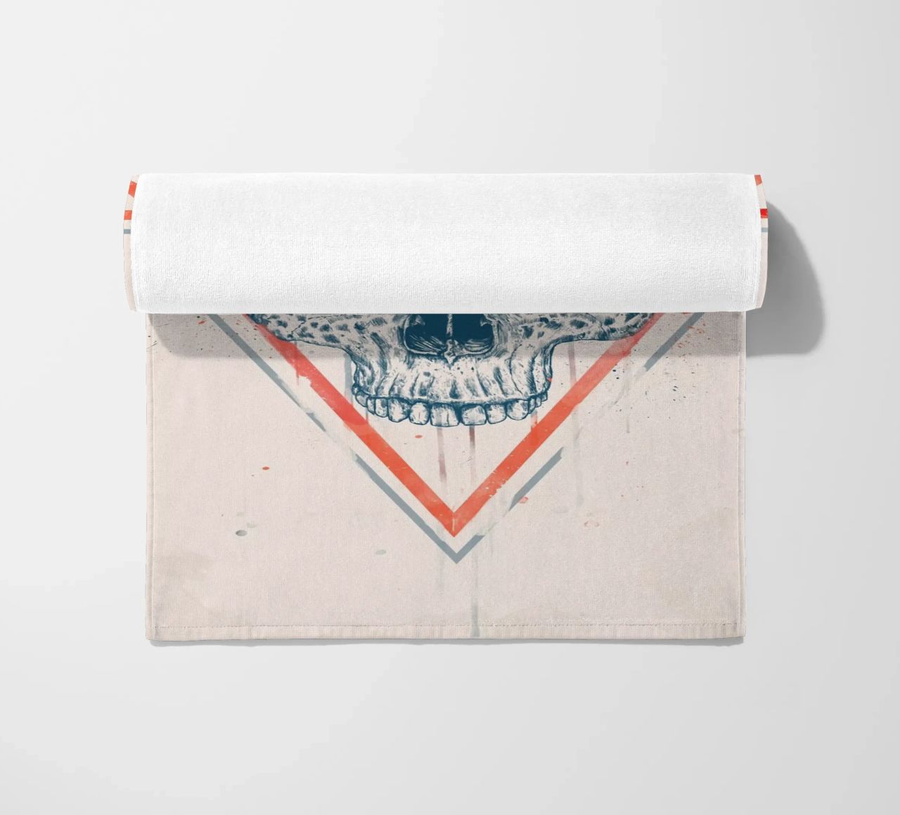 Skull in triangles telo mare da Balazs Solti