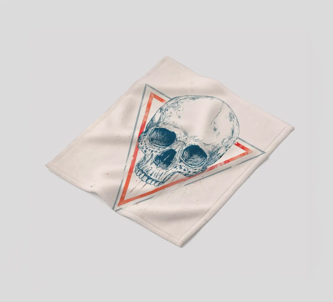 Skull in triangles coperta in pile da Balazs Solti