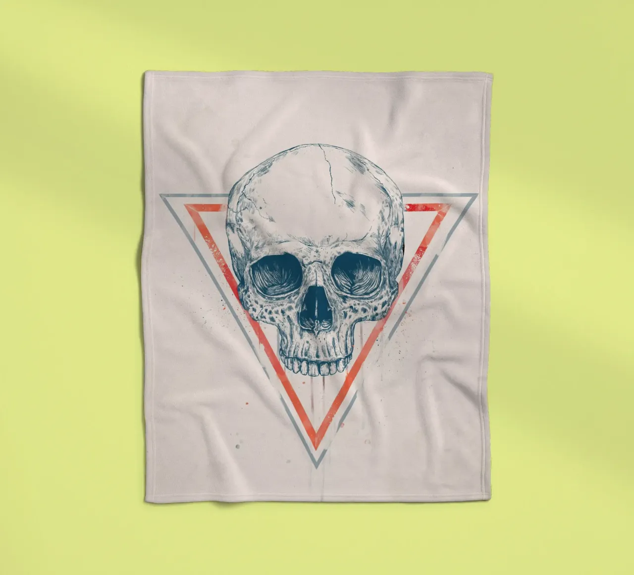 Skull in triangles coperta in pile da Balazs Solti