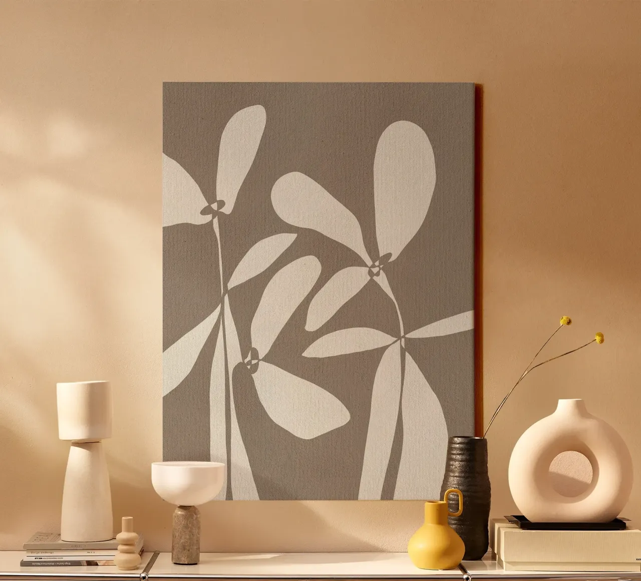 Gedempte bloemblaadjes IV door Shatha Dafai canvas met Baklijst van Linda Richardson