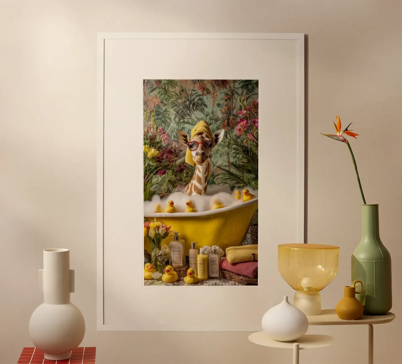 giraffe in bathtub poster con telaio in legno da panada
