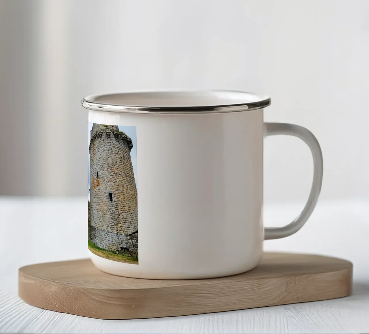FAA352 CHATEAU DE TONQUEDEC. tazza in smalto da Thierry vobmann photography