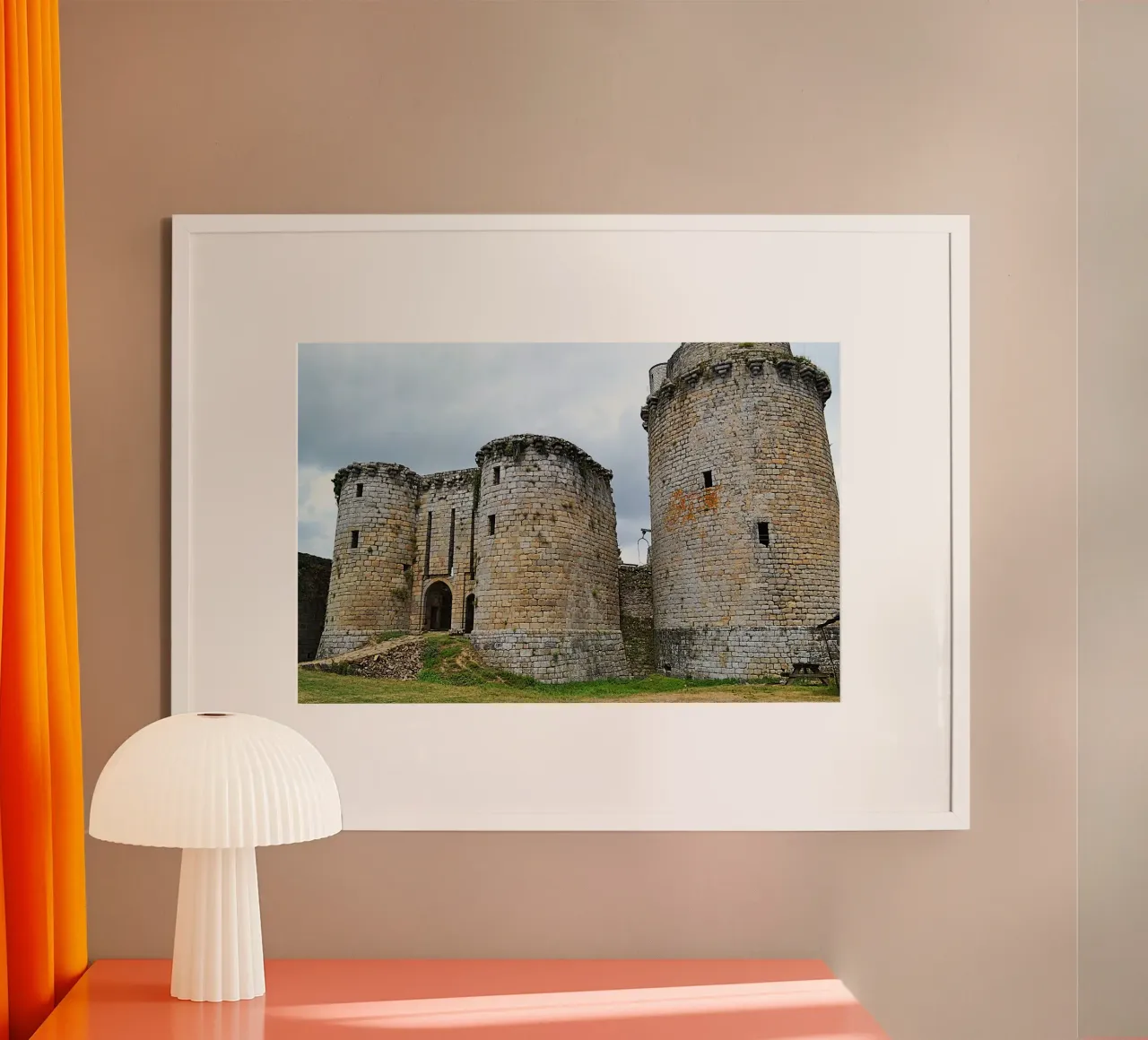 FAA352 CHATEAU DE TONQUEDEC. poster con telaio in legno da Thierry vobmann photography