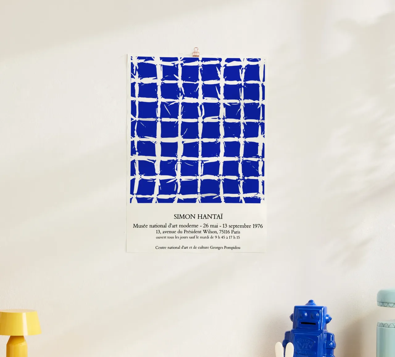 Simon Hantai Blu poster con telaio in alluminio da Lonnieprints