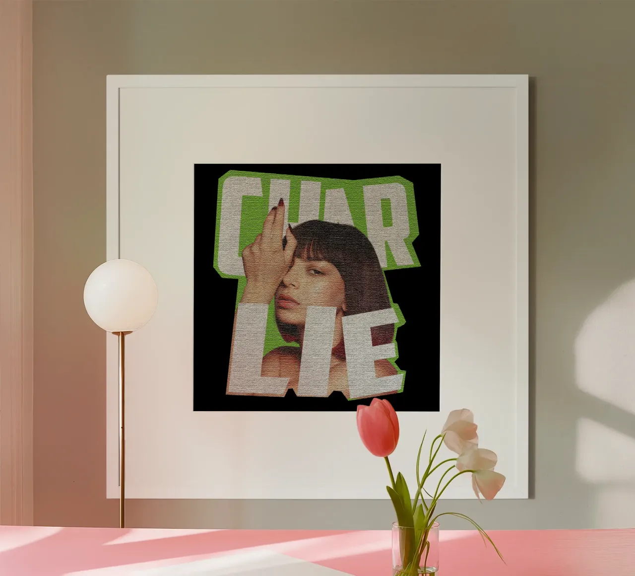 Maglietta Charlie Classic poster con telaio in legno da kamy.store11
