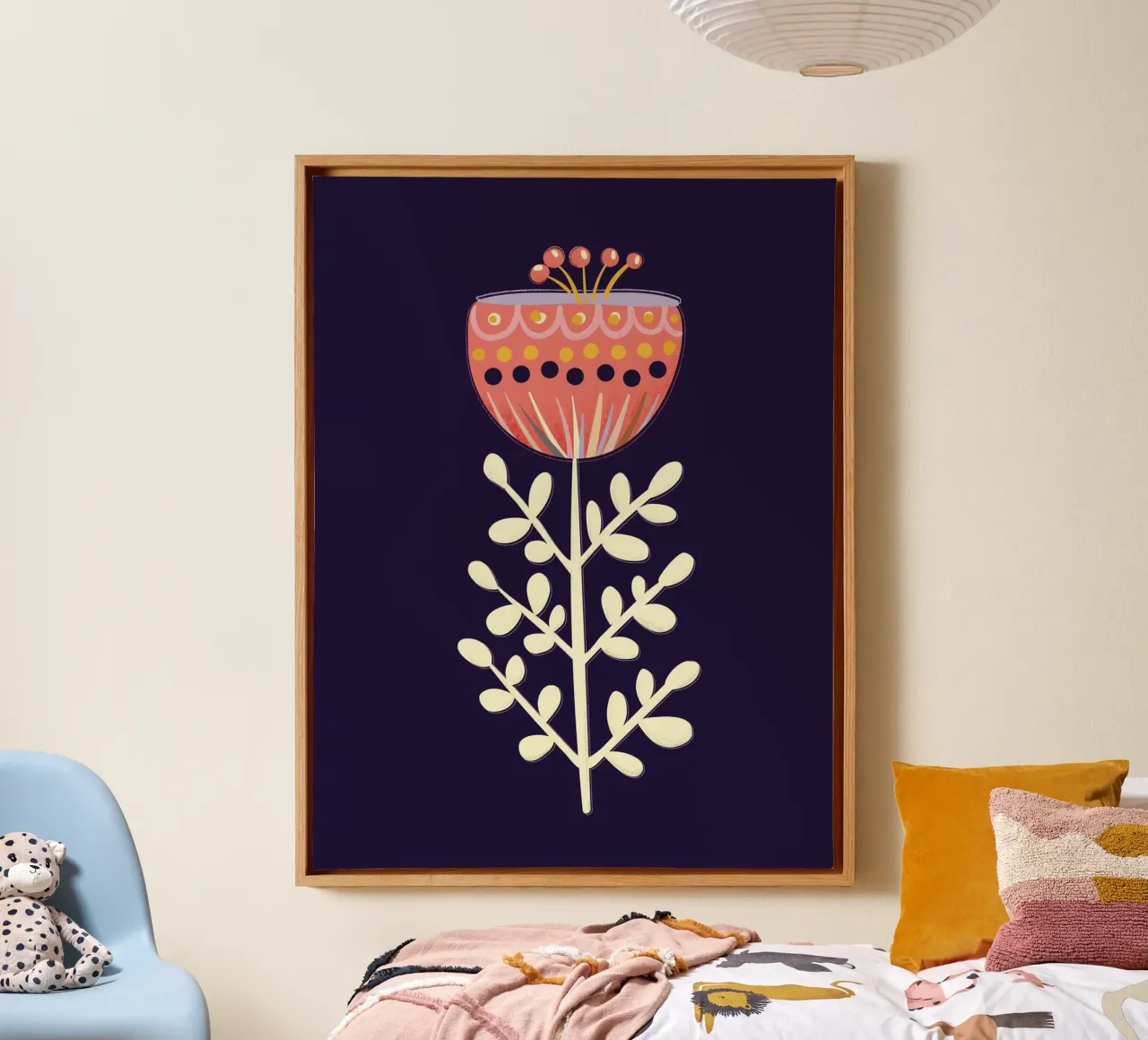Scandi-Folk-Blume in kräftigen Farben Leinwand mit Schattenfugenrahmen von showmemars