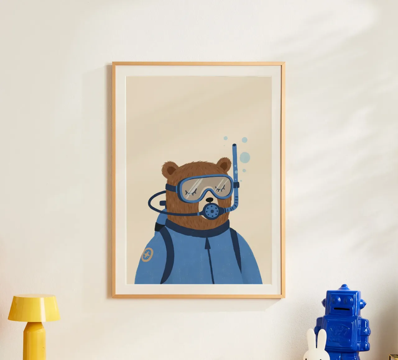 Decorazioni per la stanza dei giochi, stampa dell'orso subacqueo, arte per la cameretta dei bambini poster con telaio in alluminio da Little Lola