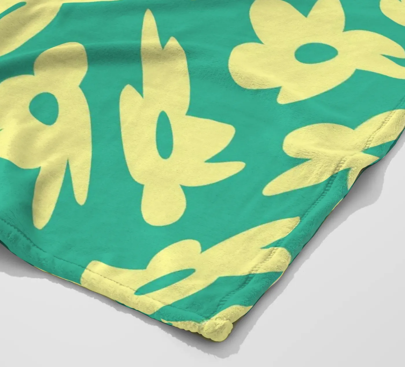 Flower Pattern Bizarre Fleecedecke von Little Dean