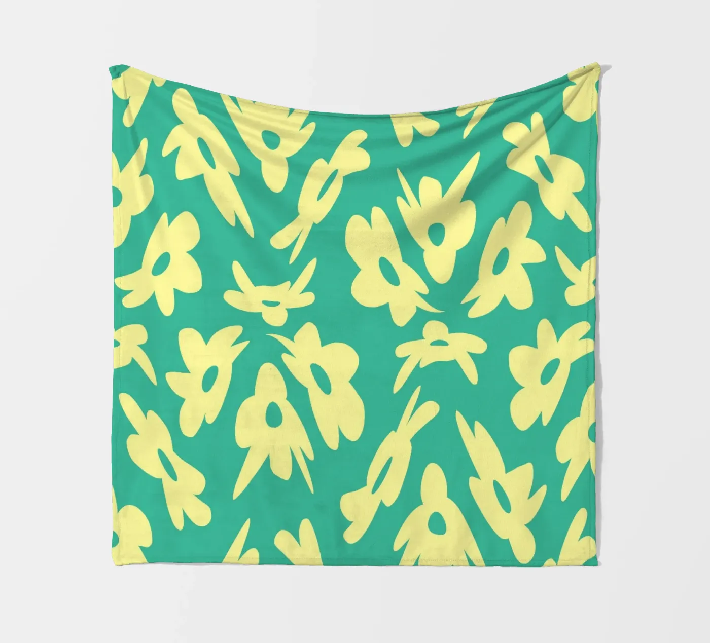 Flower Pattern Bizarre Fleecedecke von Little Dean