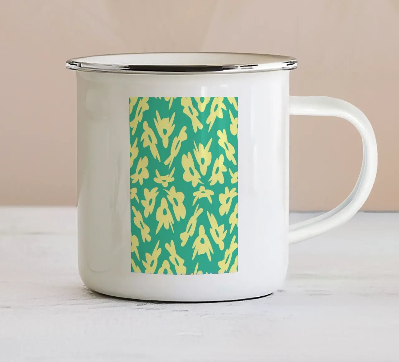 Modello di fiore bizzarro tazza in smalto da Little Dean