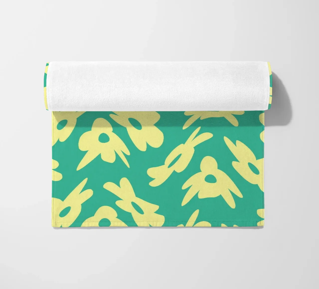 Bizarre Blumenmuster Strandtuch von Little Dean