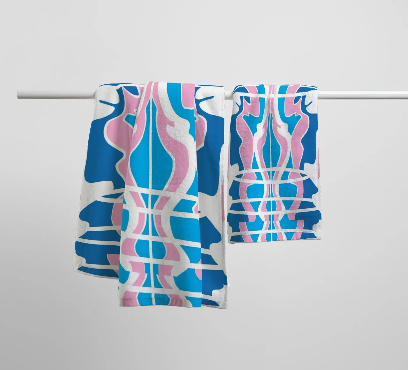 Bizarre Pattern 07 badhanddoek van Little Dean