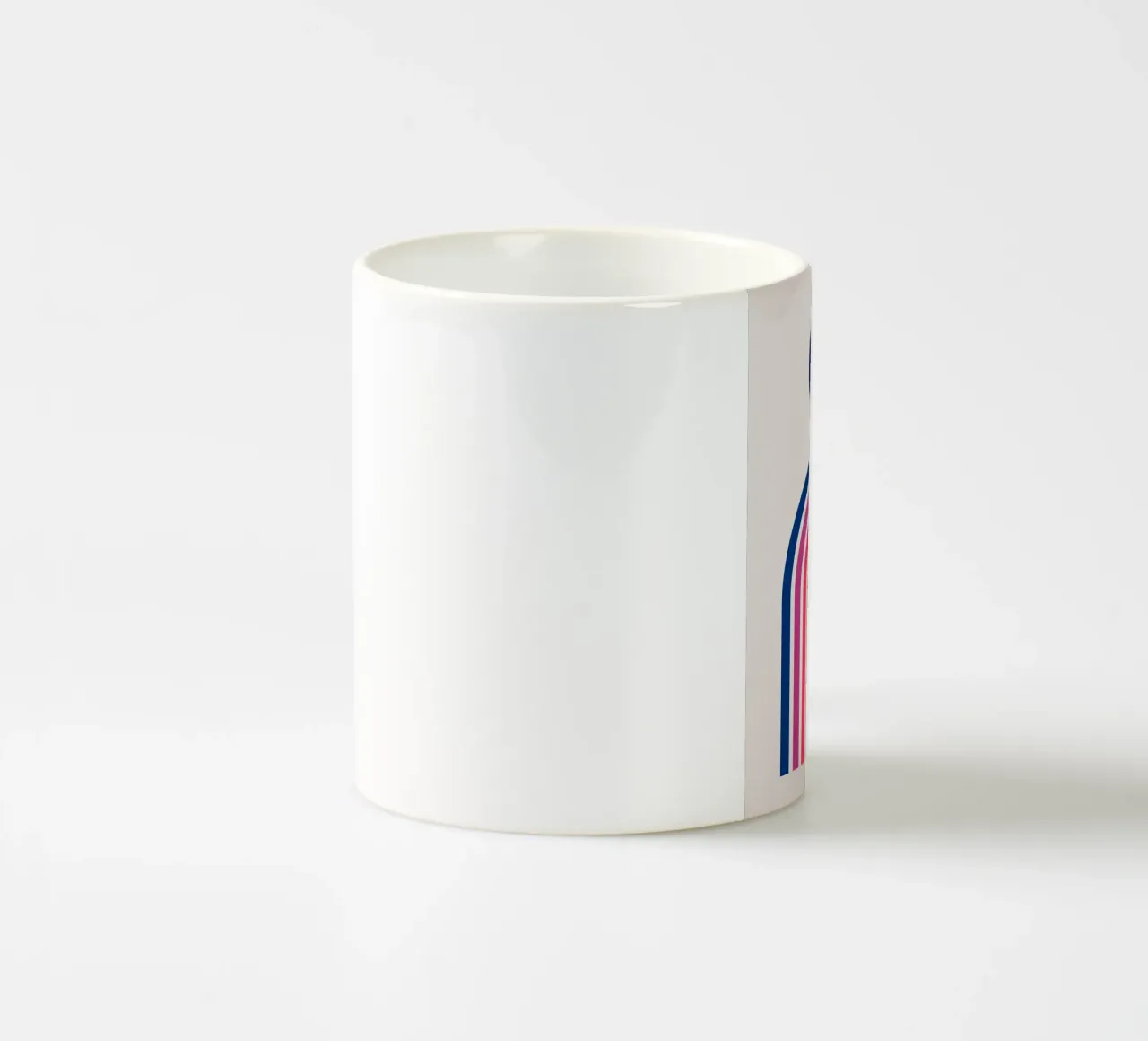 Geometria delle linee tazza in ceramica da Sven B Strauss