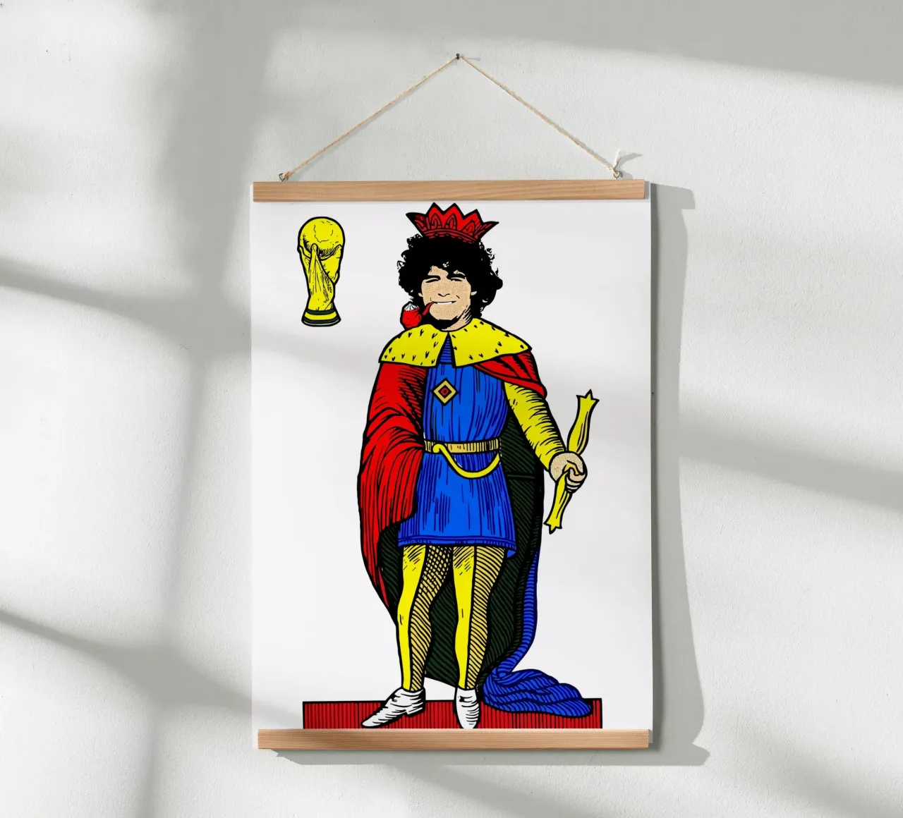 The King of Football: King of Cups poster con telaio in legno da ramosashop