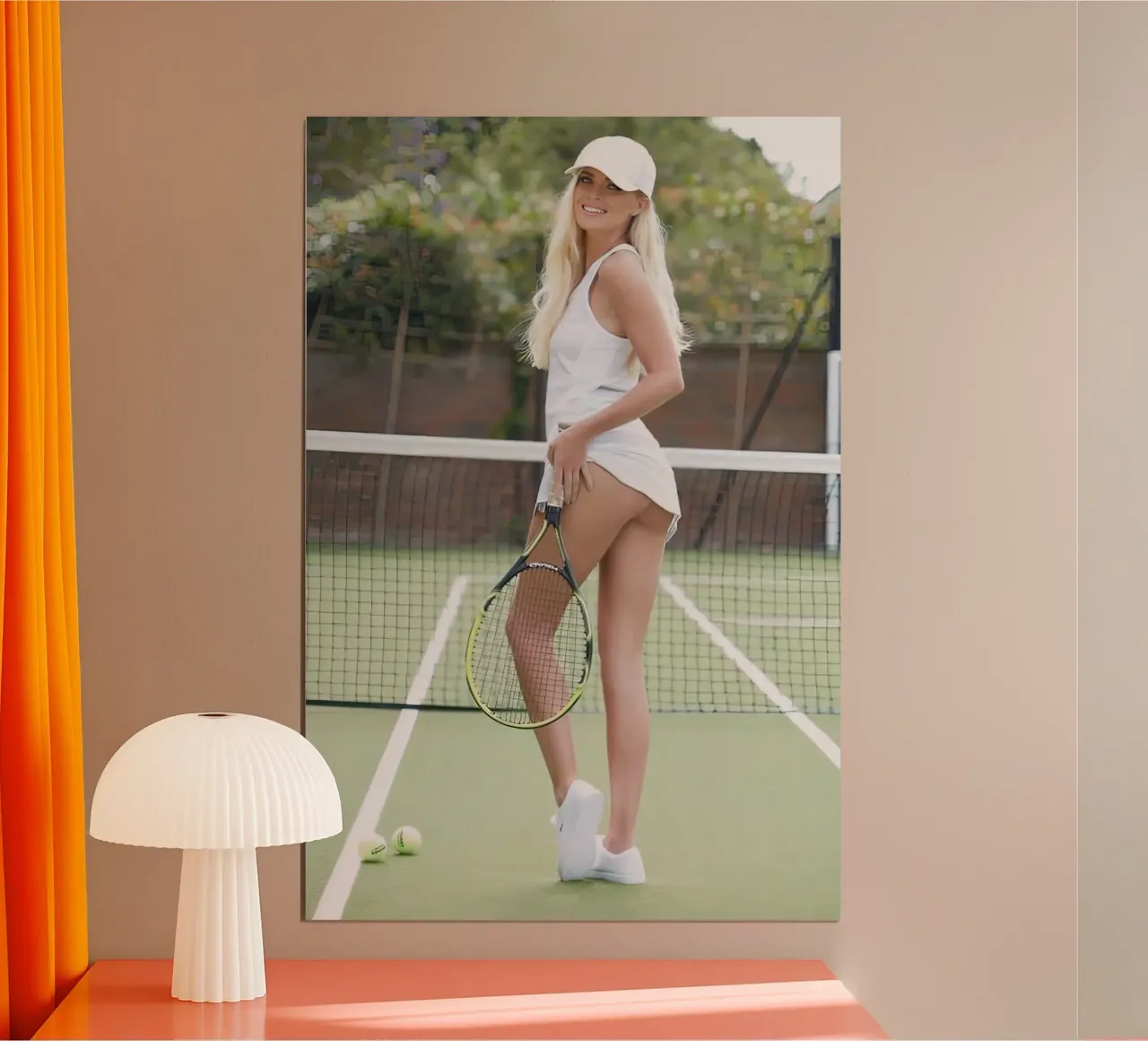Ragazza di tennis con stampa a caldo poster con telaio in legno da aijanurmine