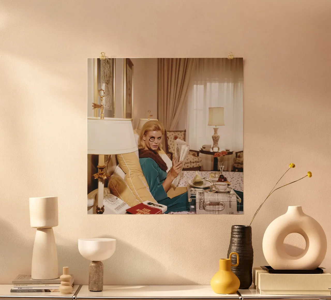 Signorina monocolore poster con telaio in legno da kanel shop