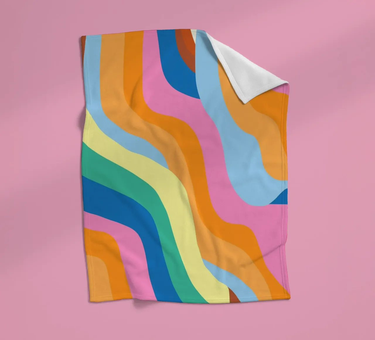 Arcobaleno in fusione coperta in pile da Little Dean