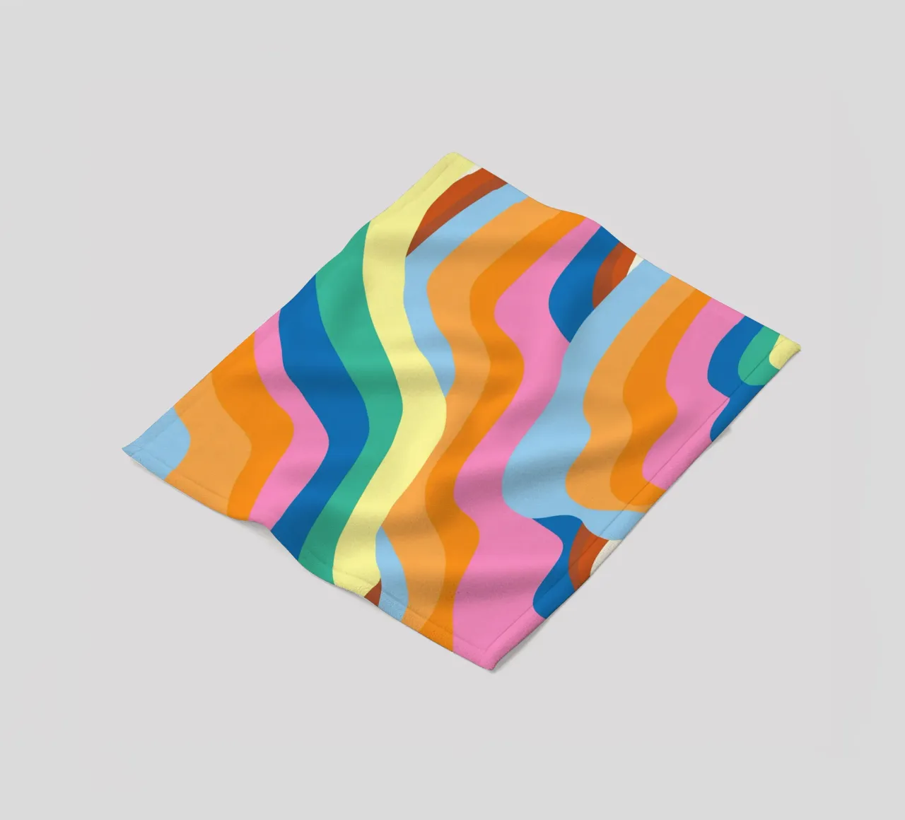 Arcobaleno in fusione coperta in pile da Little Dean