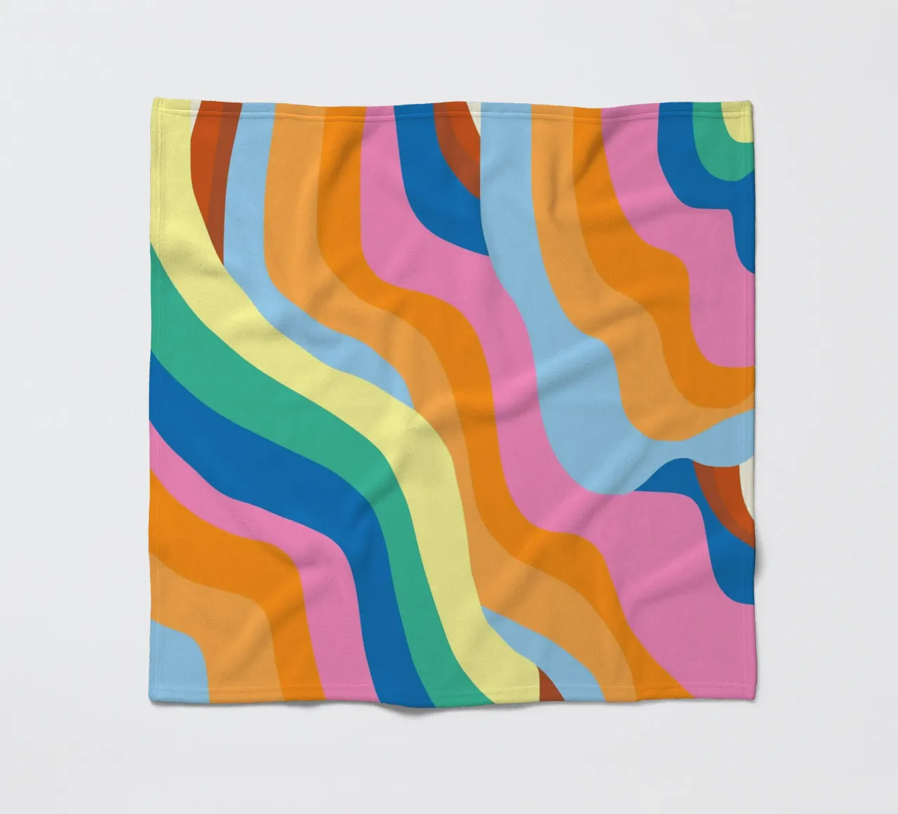 Arcobaleno in fusione coperta in pile da Little Dean