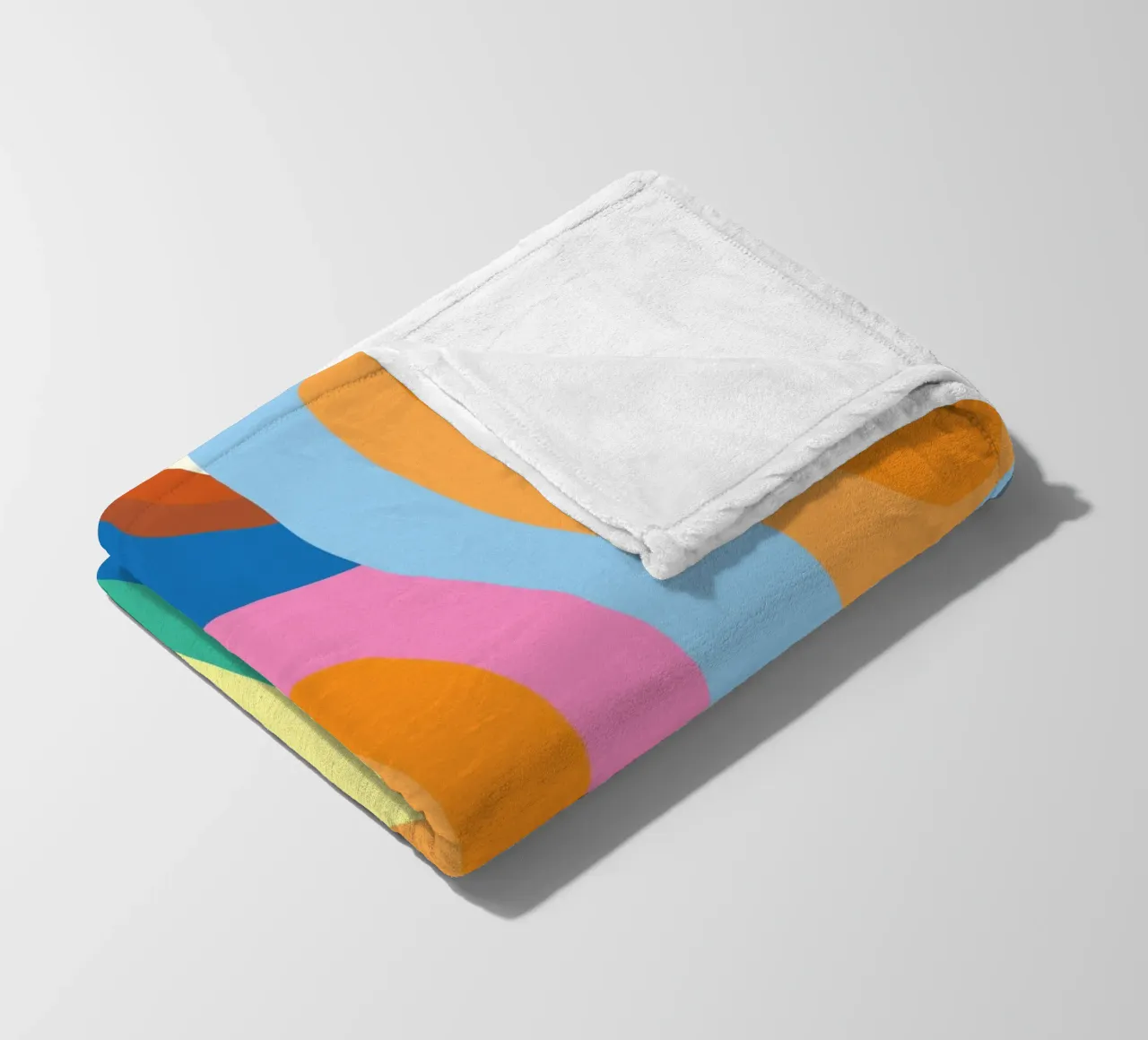 Arcobaleno in fusione coperta in pile da Little Dean