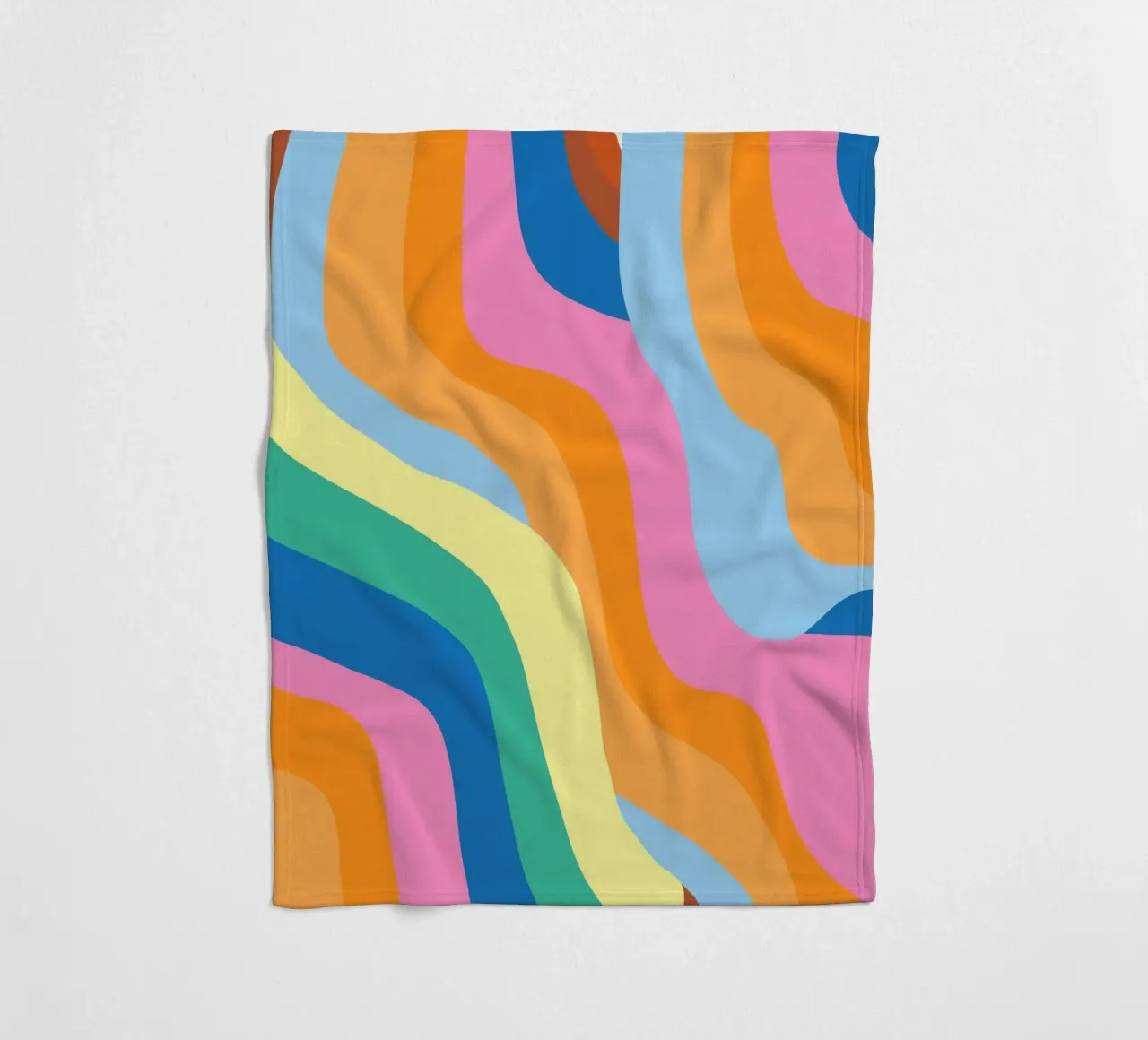 Arcobaleno in fusione coperta in pile da Little Dean