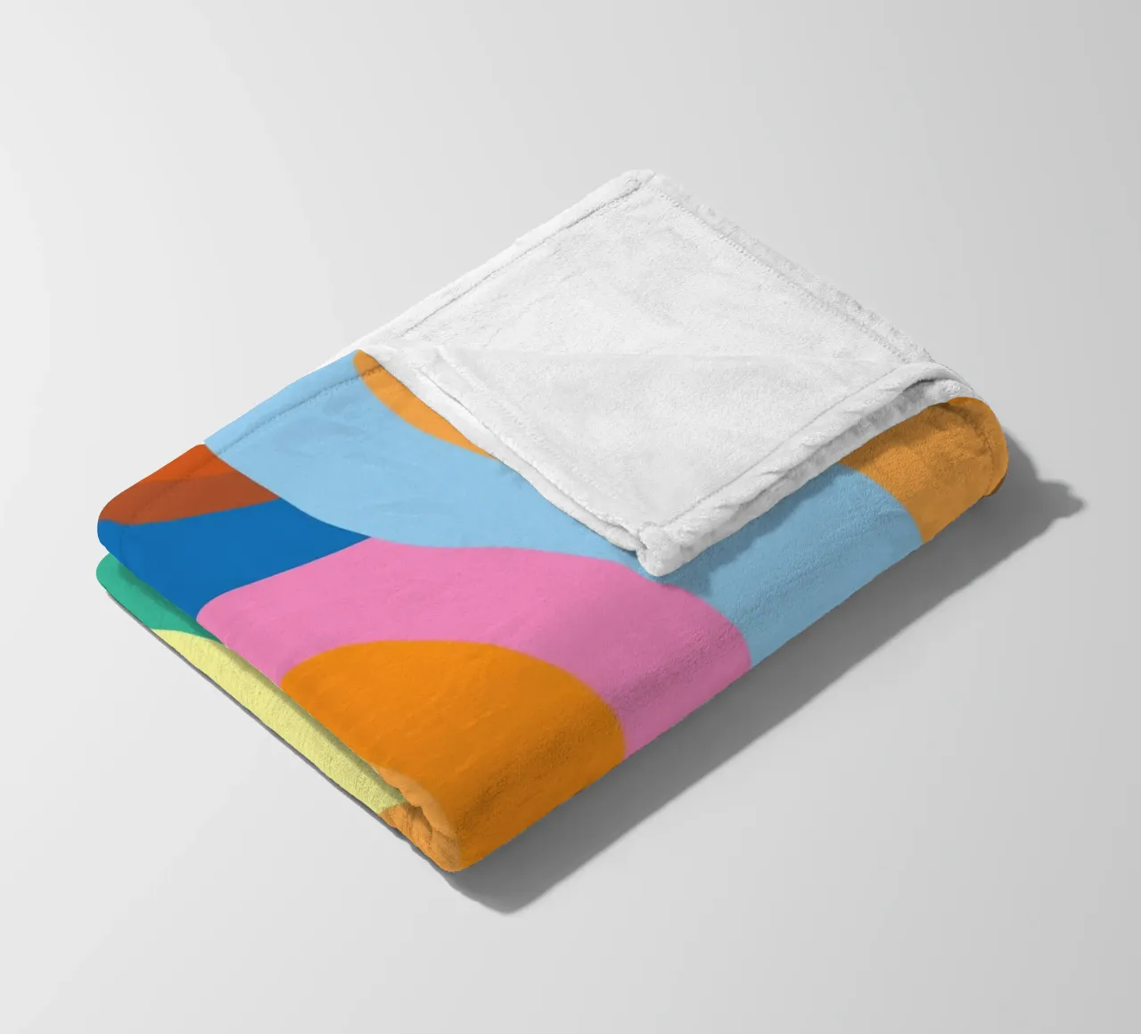Arcobaleno in fusione coperta in pile da Little Dean