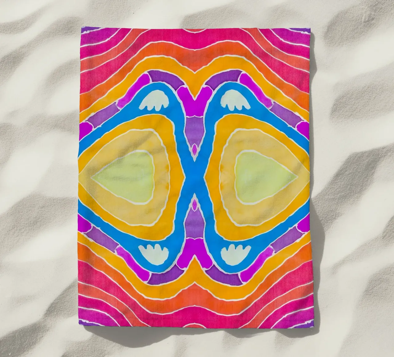 Batik pattern Strandtuch von Little Dean