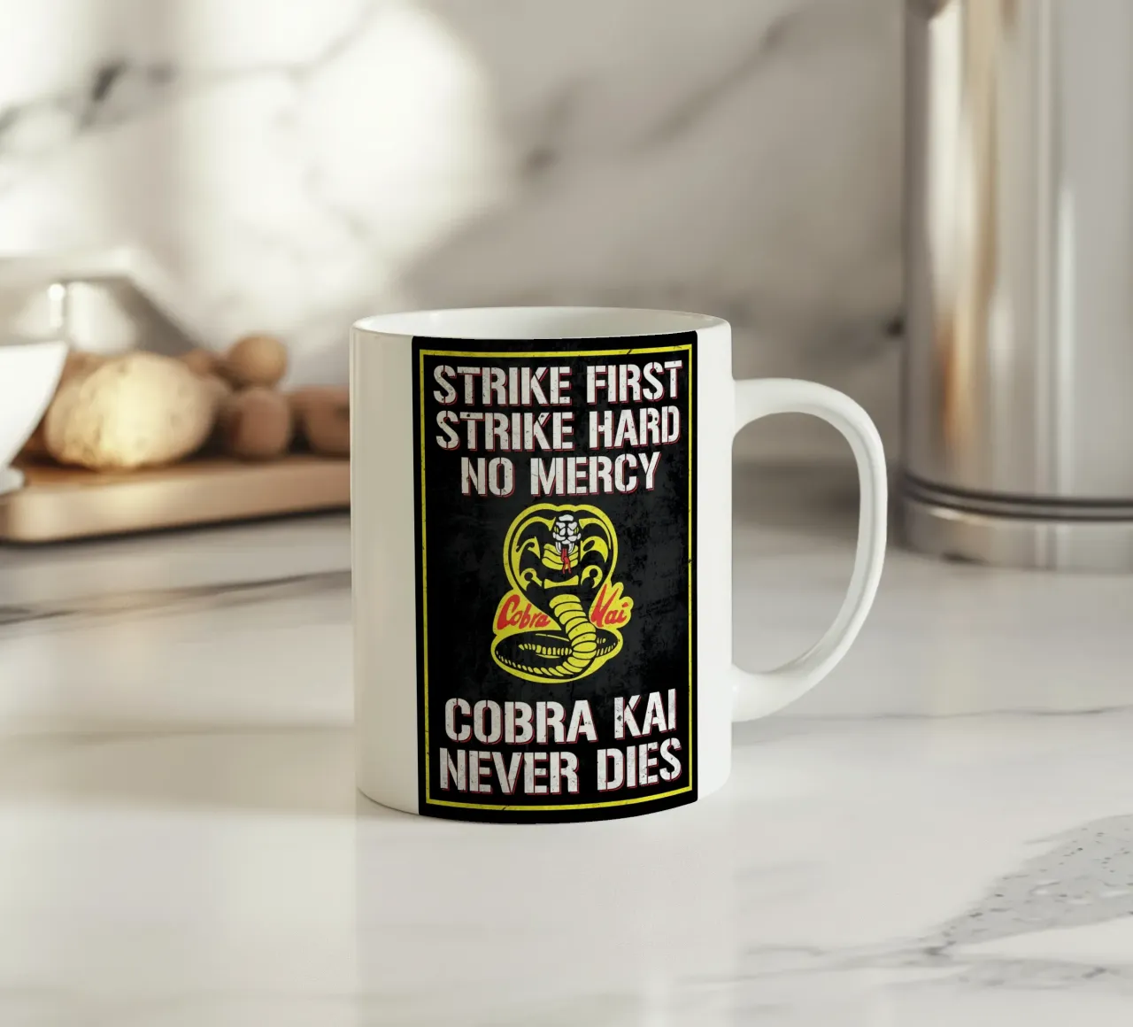 Cobra Kai non muore mai tazza in ceramica da Junkie Movie