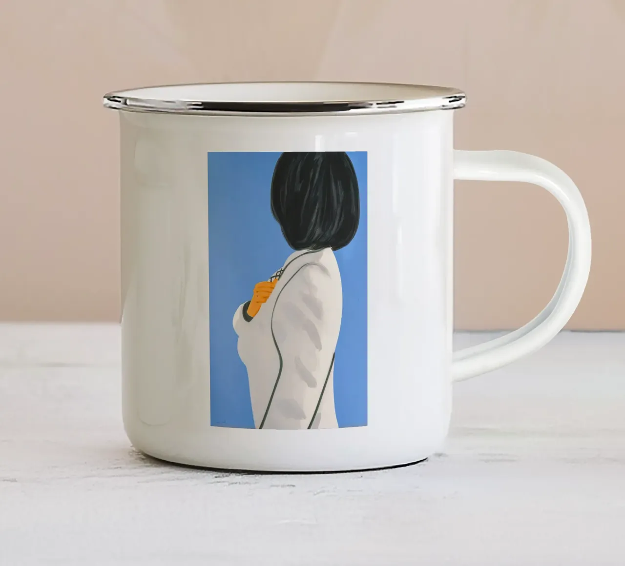 Alex Katz Vivien in cappotto bianco tazza in smalto da Marcobarshop