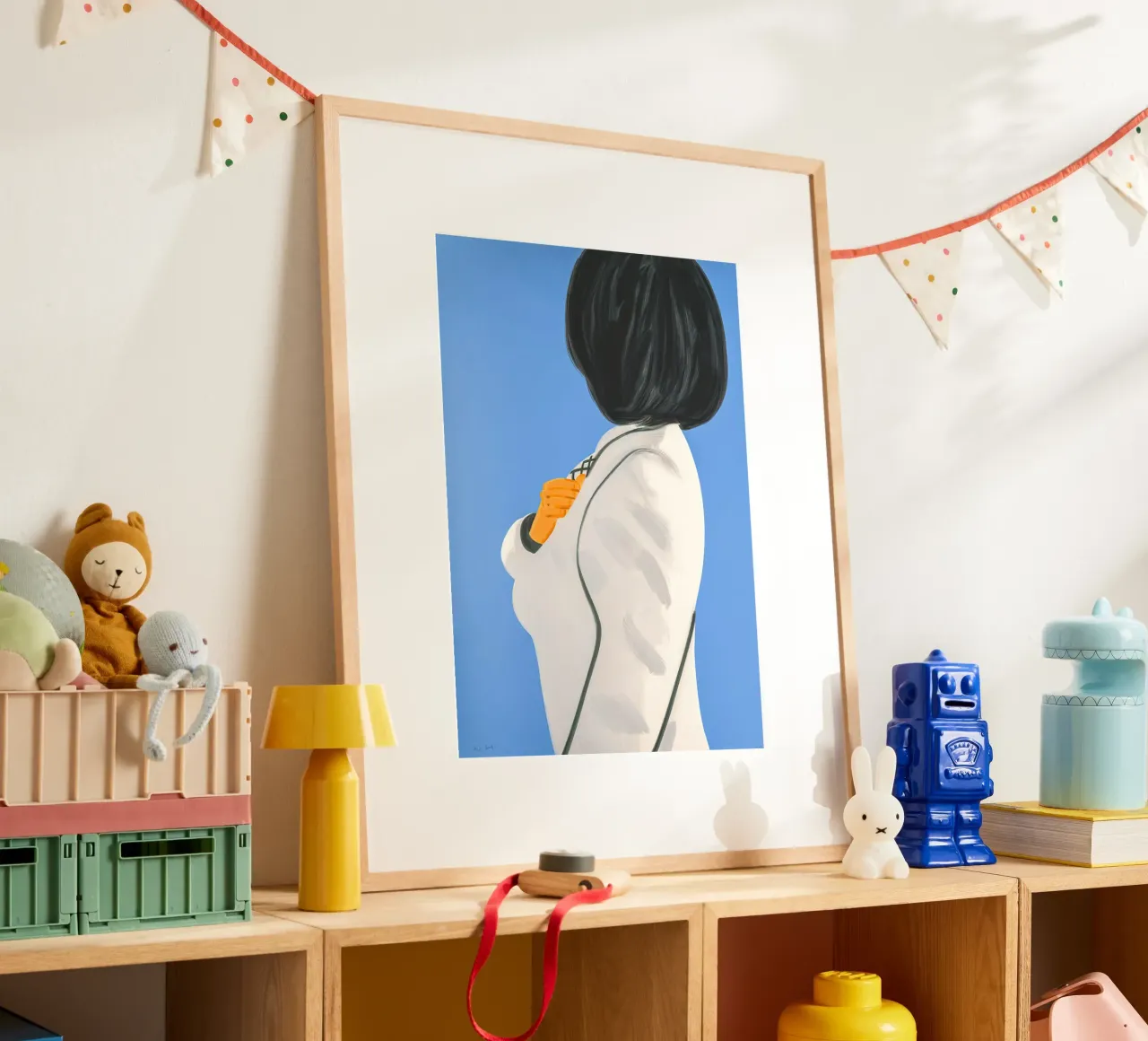Alex Katz Vivien in cappotto bianco poster con telaio in plastica da Marcobarshop