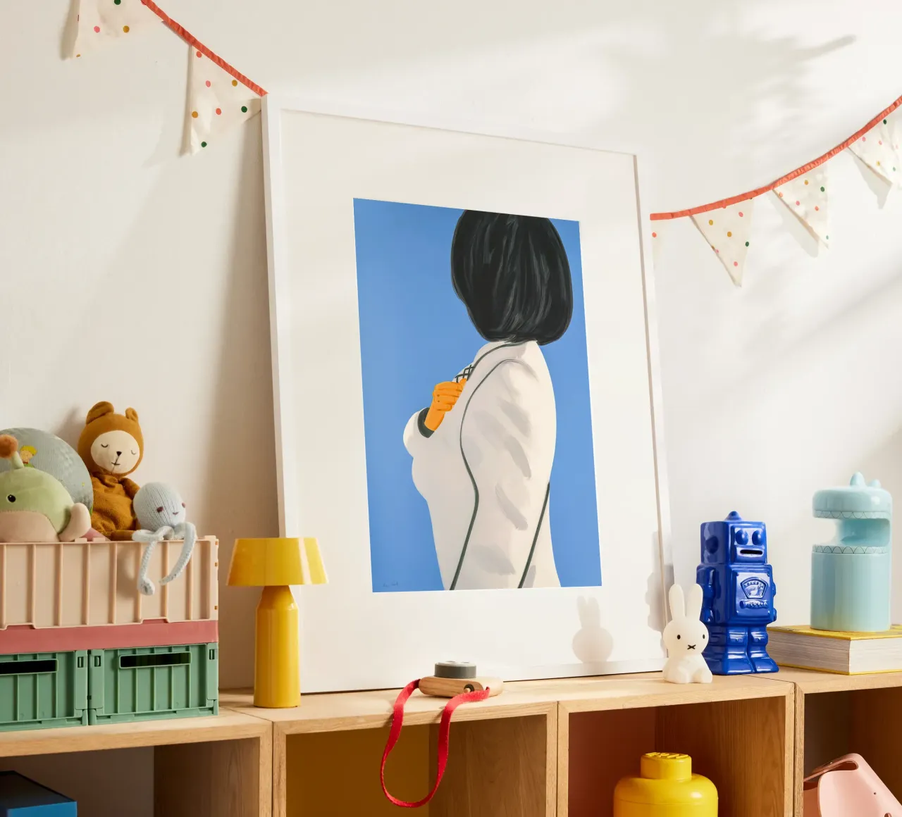 Alex Katz Vivien in cappotto bianco poster con telaio in plastica da Marcobarshop
