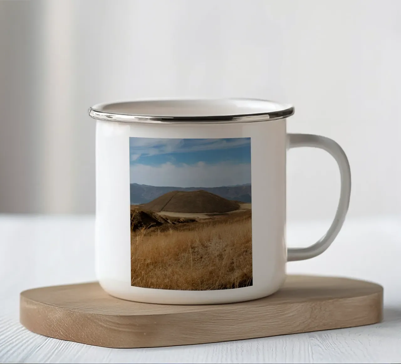 Monte Aso, Giappone tazza in smalto da Marcel Bisig