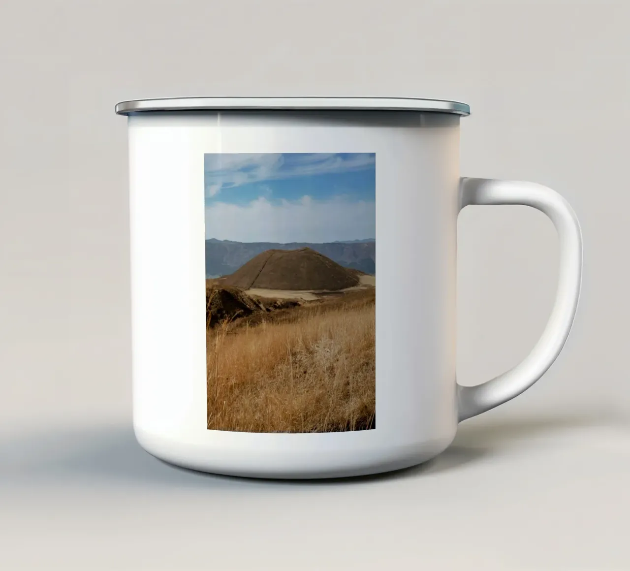 Monte Aso, Giappone tazza in smalto da Marcel Bisig
