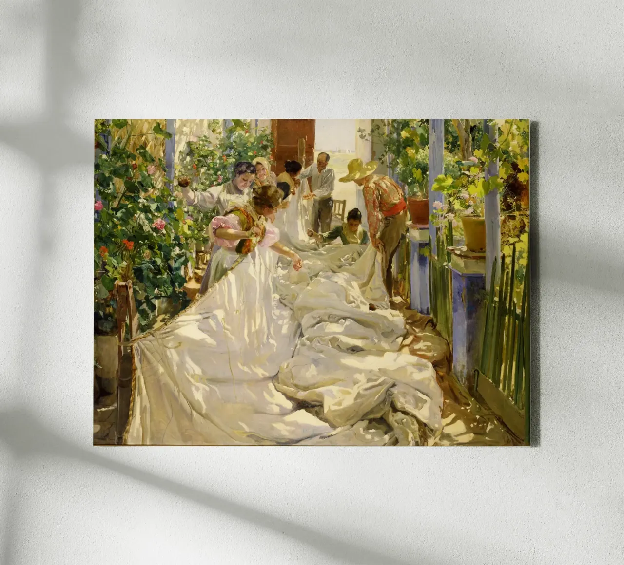 Joaquín Sorolla y Bastida - Das Segel nähen (1896) Leinwand mit Schattenfugenrahmen von Venus Art