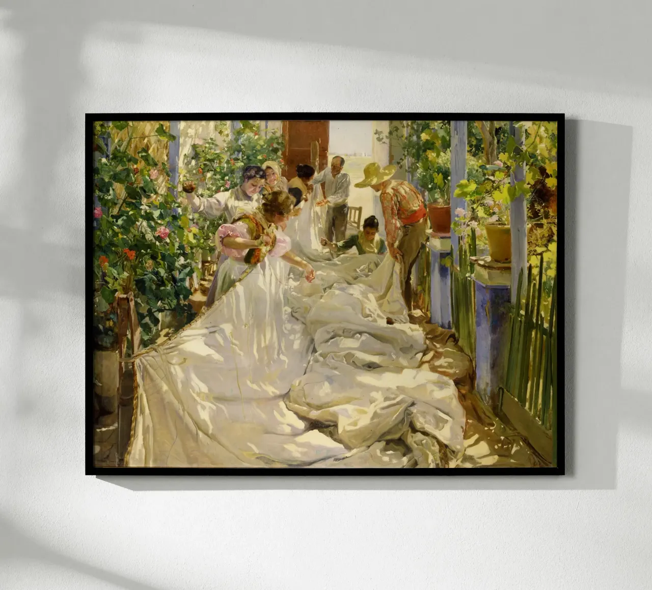 Joaquín Sorolla y Bastida - Cucire la vela (1896) poster con telaio in plastica da Venus Art