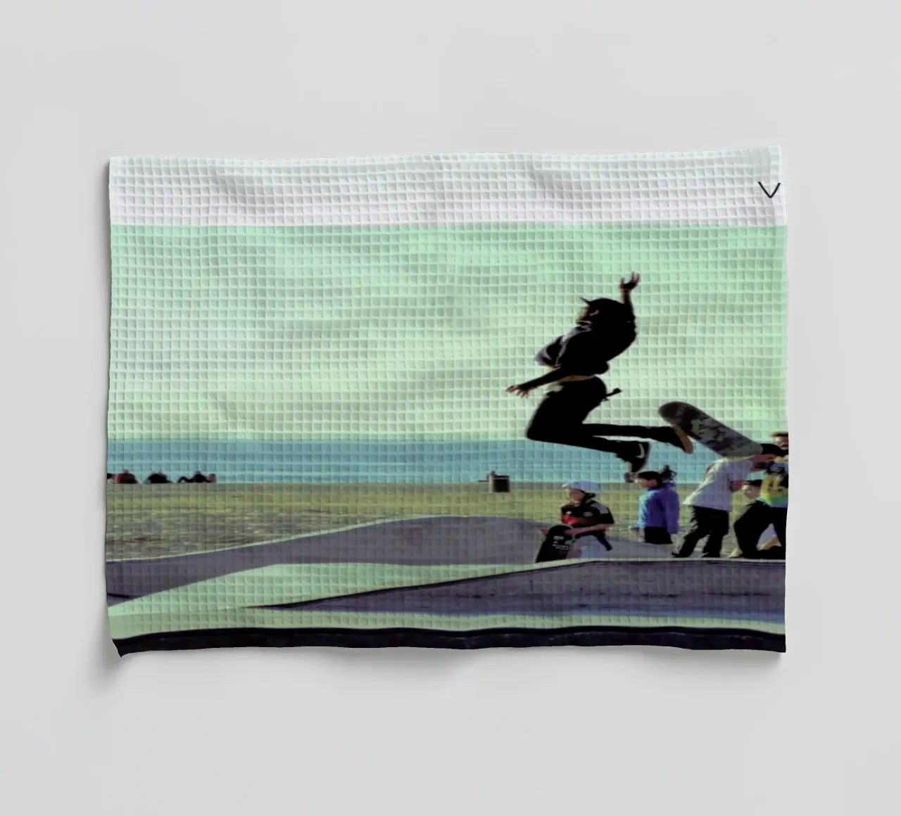 Venice Beach Pantone 7485 Geschirrtuch von In Full Color