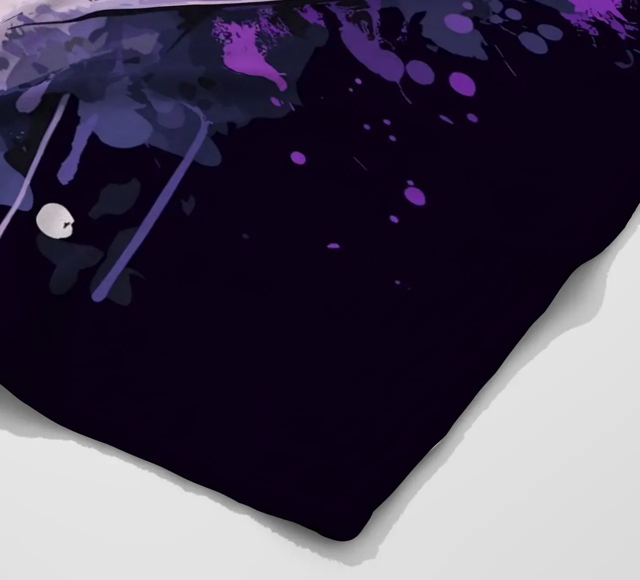 Geco sorridente in look splash viola coperta in pile da pixelbull - medieval art and more