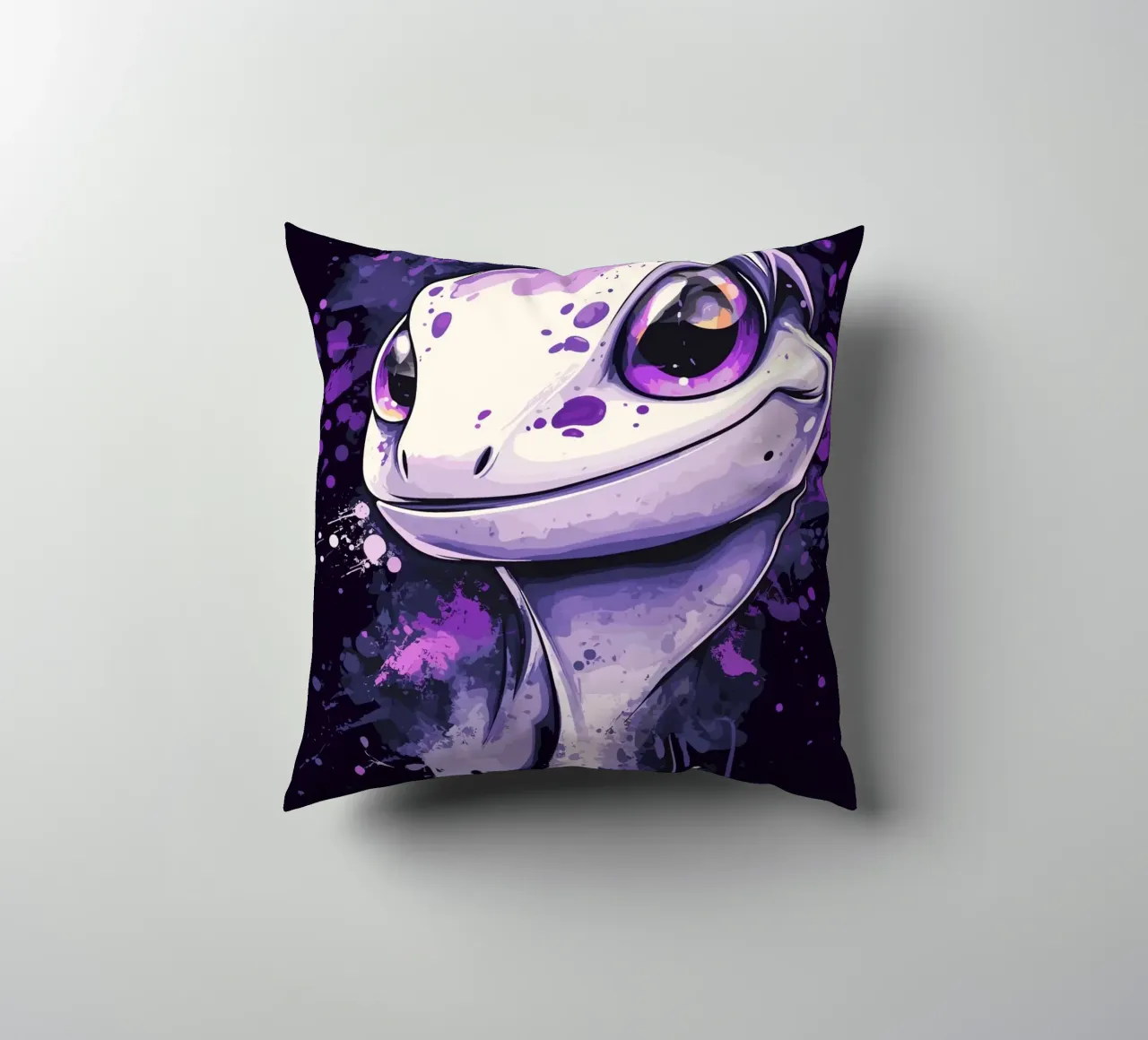 Geco sorridente in look splash viola cuscino da pixelbull - medieval art and more
