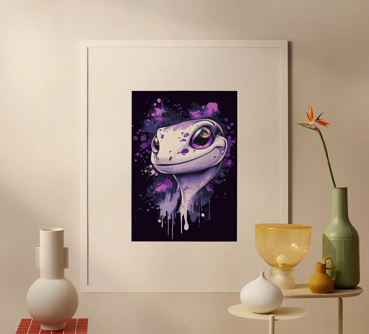 Geco sorridente in look splash viola poster con telaio in plastica da pixelbull - medieval art and more